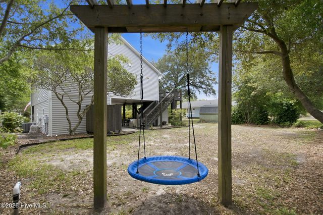 101 NW 11th Street, Oak Island, NC 28465