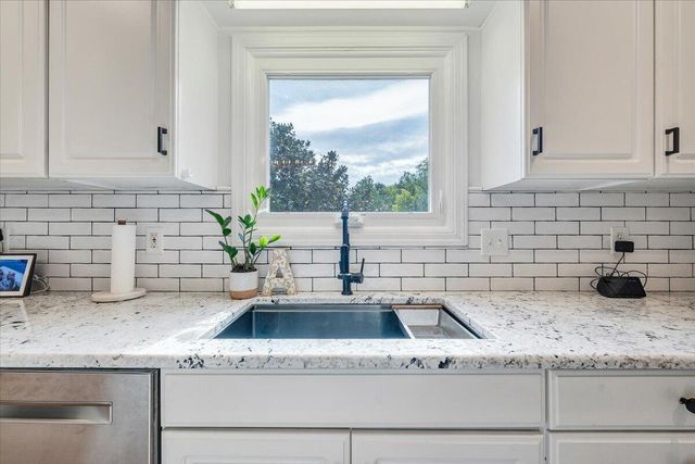 2932 W Club DR, Salem, VA 24153