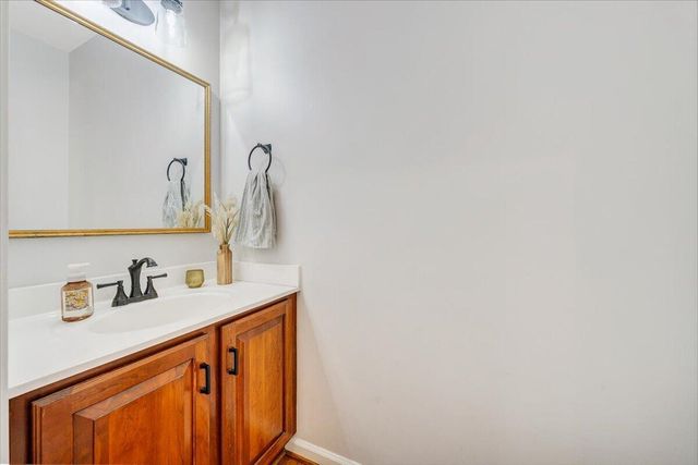 2932 W Club DR, Salem, VA 24153
