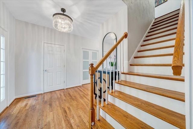 2932 W Club DR, Salem, VA 24153