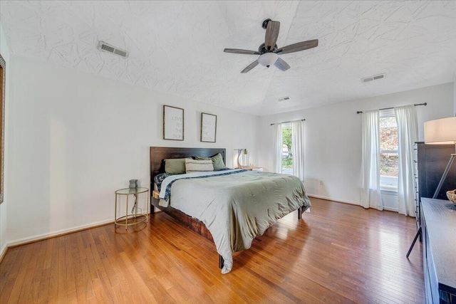 2932 W Club DR, Salem, VA 24153