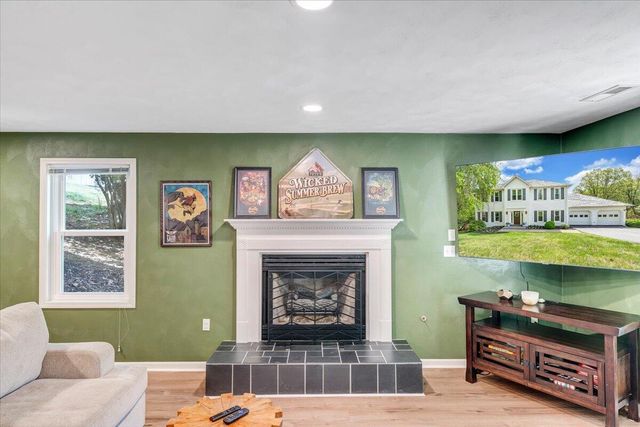 2932 W Club DR, Salem, VA 24153