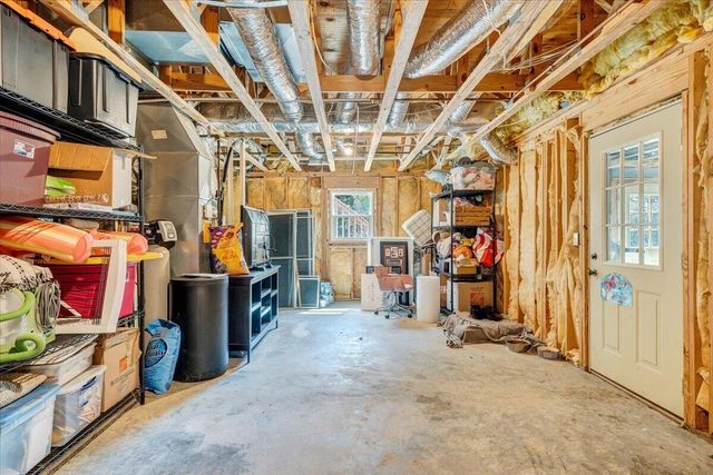 2932 W Club DR, Salem, VA 24153