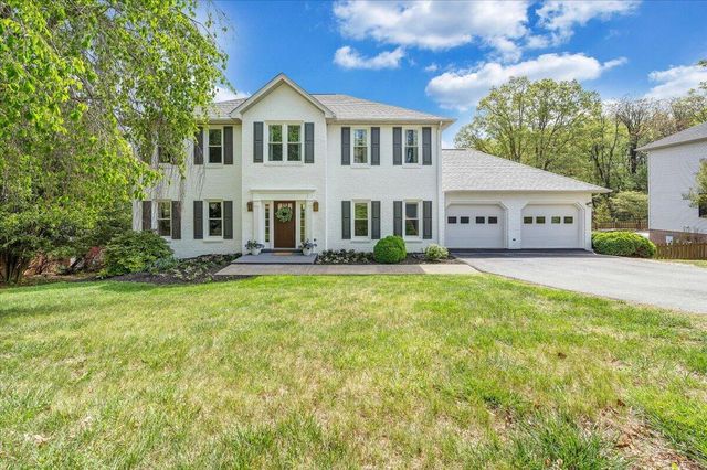 2932 W Club DR, Salem, VA 24153