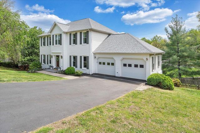 2932 W Club DR, Salem, VA 24153