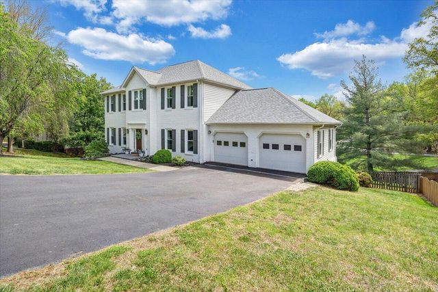 2932 W Club DR, Salem, VA 24153