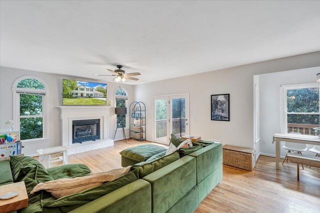 2932 W Club DR, Salem, VA 24153