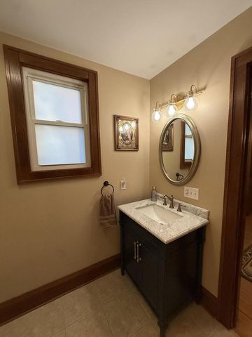 1615 Madison STREET, La Crosse, WI 54601