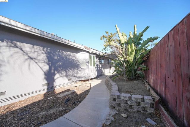 1650 Riverlake Rd, Discovery Bay, CA 94505
