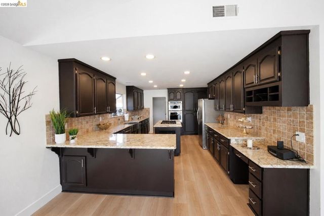 1650 Riverlake Rd, Discovery Bay, CA 94505