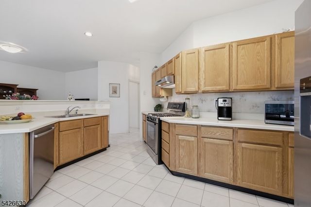 3 Bouwrey Pl, Readington Twp., NJ 08889