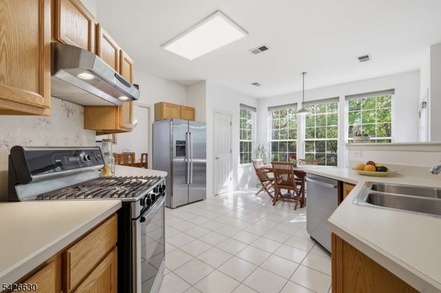 3 Bouwrey Pl, Readington Twp., NJ 08889