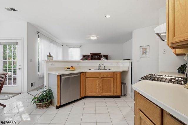 3 Bouwrey Pl, Readington Twp., NJ 08889