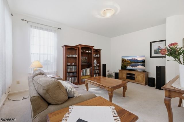 3 Bouwrey Pl, Readington Twp., NJ 08889