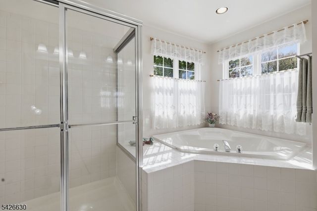 3 Bouwrey Pl, Readington Twp., NJ 08889