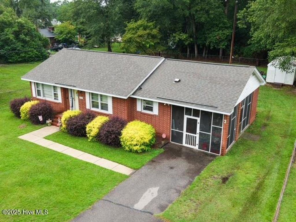 14941 Church Street, Laurel Hill, NC 28351