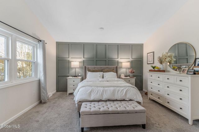 14 Mapleridge Avenue, Halfmoon, NY 12065