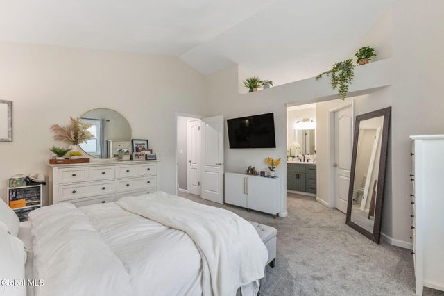 14 Mapleridge Avenue, Halfmoon, NY 12065