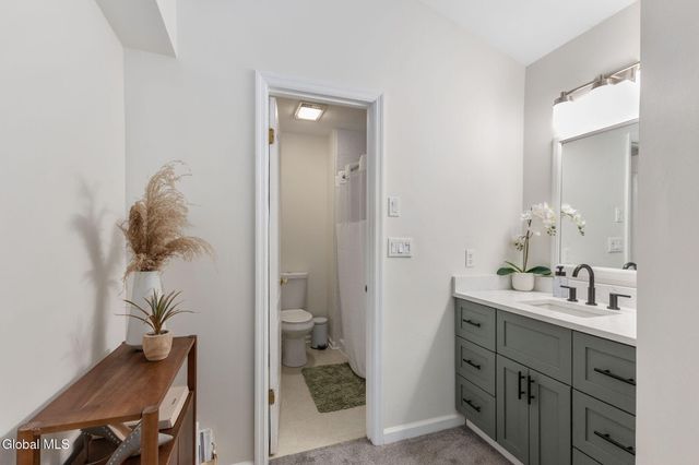 14 Mapleridge Avenue, Halfmoon, NY 12065