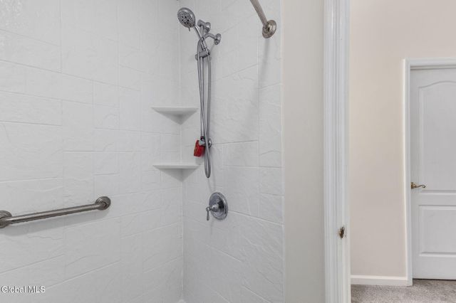 14 Mapleridge Avenue, Halfmoon, NY 12065