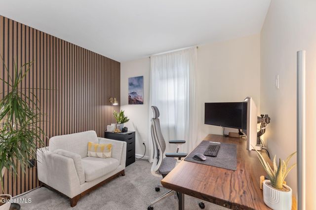 14 Mapleridge Avenue, Halfmoon, NY 12065