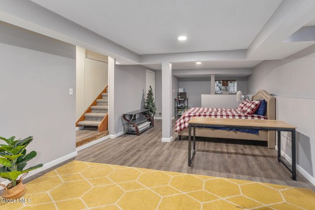 14 Mapleridge Avenue, Halfmoon, NY 12065