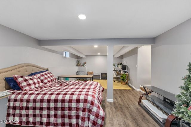 14 Mapleridge Avenue, Halfmoon, NY 12065