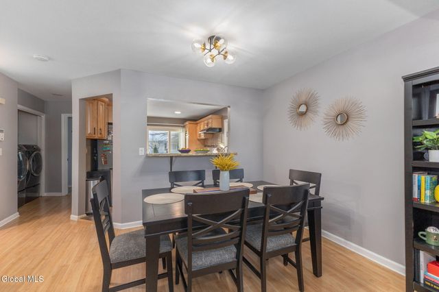 14 Mapleridge Avenue, Halfmoon, NY 12065