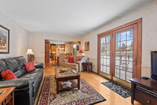 6433 S 121st STREET, Franklin, WI 53132