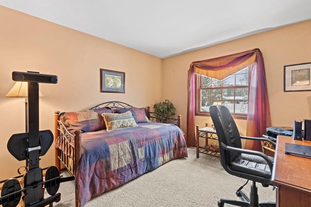 6433 S 121st STREET, Franklin, WI 53132