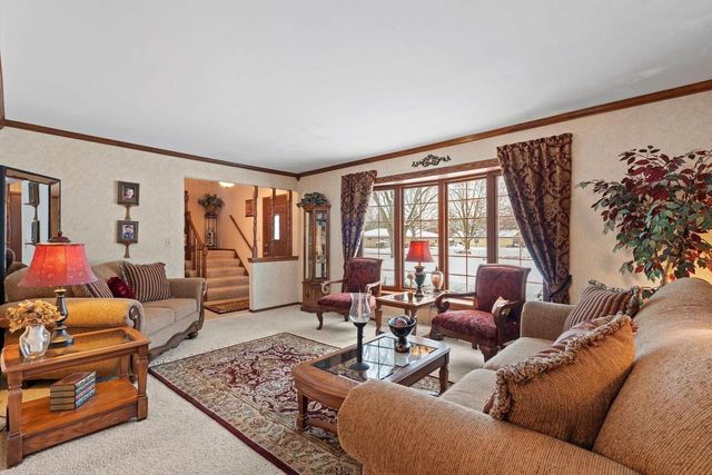 6433 S 121st STREET, Franklin, WI 53132