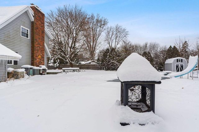 6433 S 121st STREET, Franklin, WI 53132