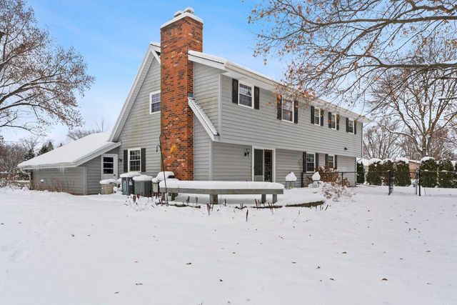 6433 S 121st STREET, Franklin, WI 53132