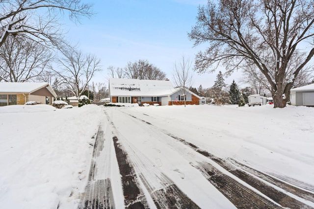 6433 S 121st STREET, Franklin, WI 53132