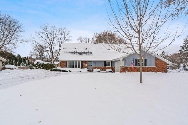 6433 S 121st STREET, Franklin, WI 53132