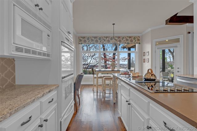 6828 E 118th Street S, Bixby, OK 74008