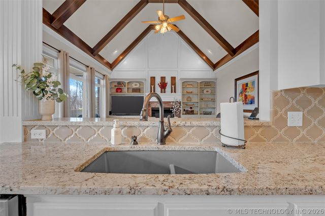 6828 E 118th Street S, Bixby, OK 74008