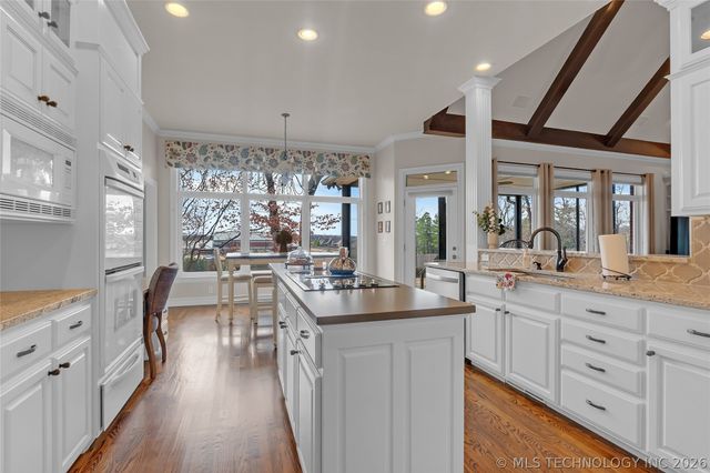 6828 E 118th Street S, Bixby, OK 74008