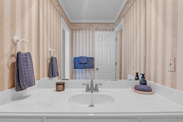 6828 E 118th Street S, Bixby, OK 74008