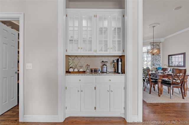 6828 E 118th Street S, Bixby, OK 74008