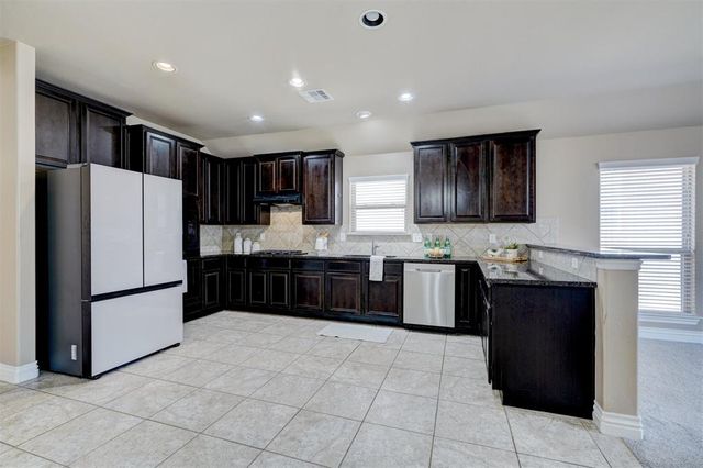 1805 Hobo Street, Yukon, OK 73099
