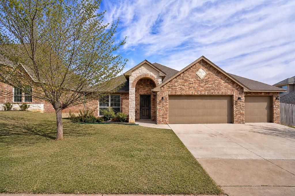 1805 Hobo Street, Yukon, OK 73099