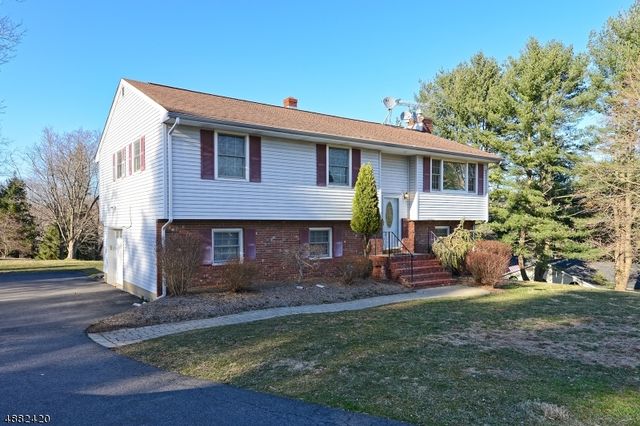 12 Studer Rd, Clinton Twp., NJ 08809