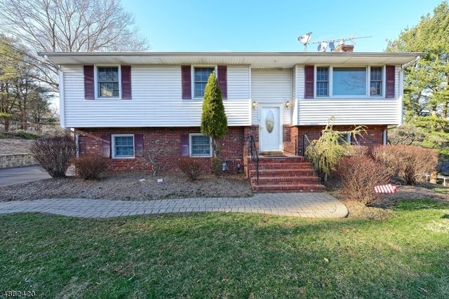 12 Studer Rd, Clinton Twp., NJ 08809