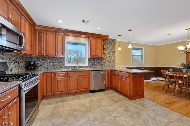 12 Studer Rd, Clinton Twp., NJ 08809