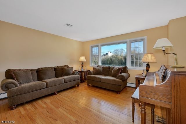 12 Studer Rd, Clinton Twp., NJ 08809
