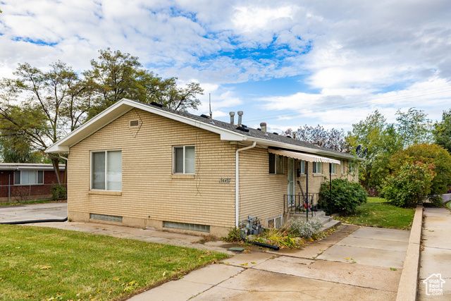 5643 S 2200 W, Roy, UT 84067