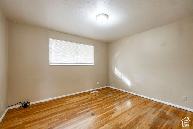 5643 S 2200 W, Roy, UT 84067