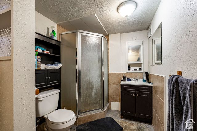 5643 S 2200 W, Roy, UT 84067