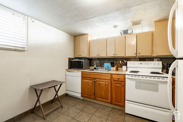 5643 S 2200 W, Roy, UT 84067